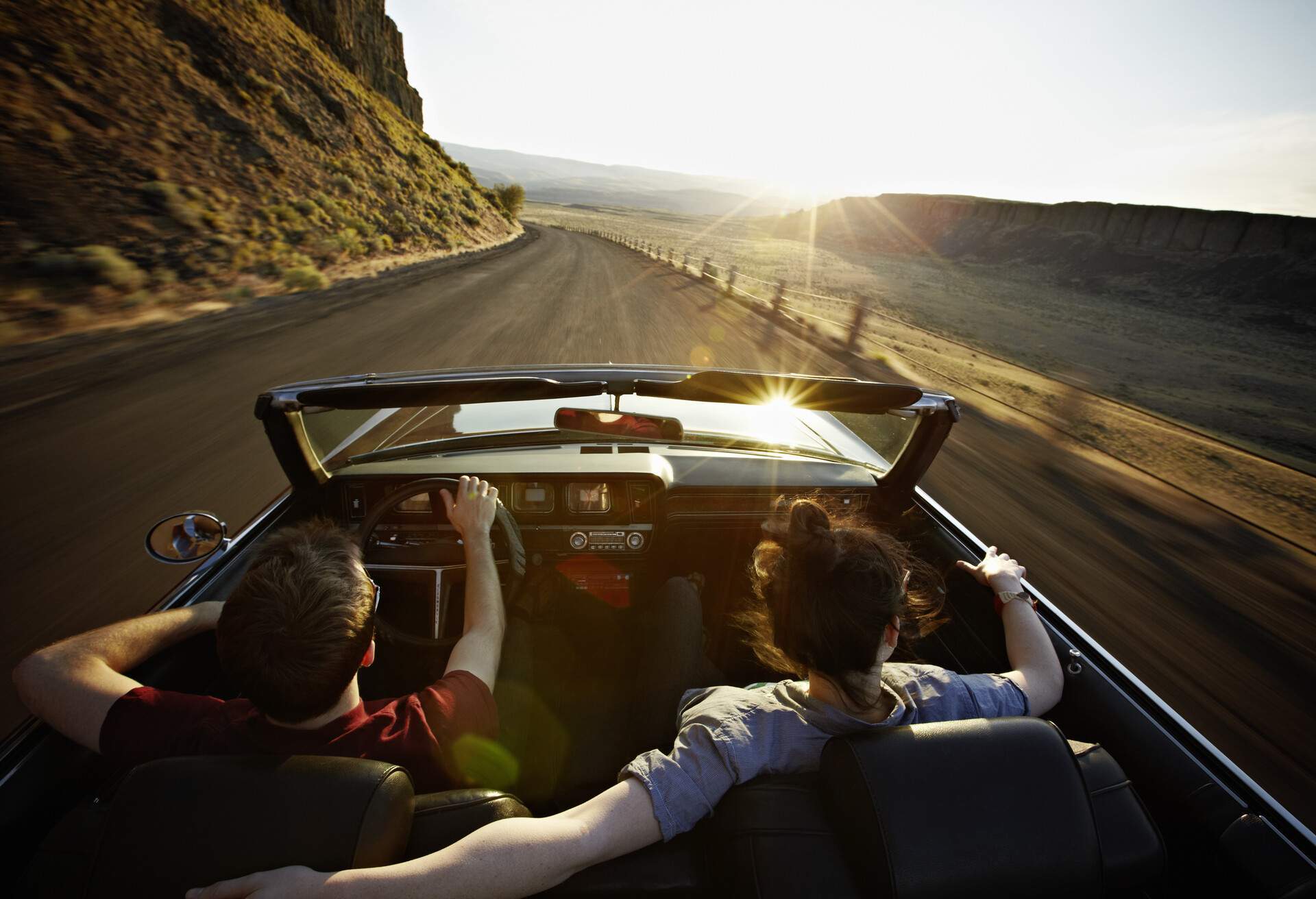 theme_people_car_roadtrip_convertible_gettyimages-104566861_universal_within-usage-period_71758