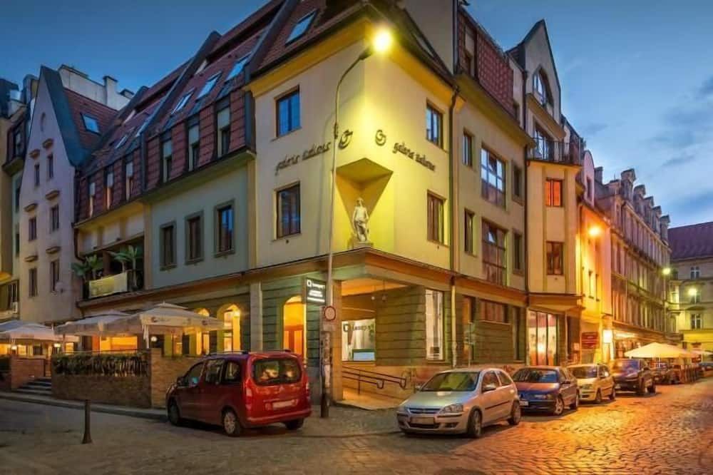 Gebäude